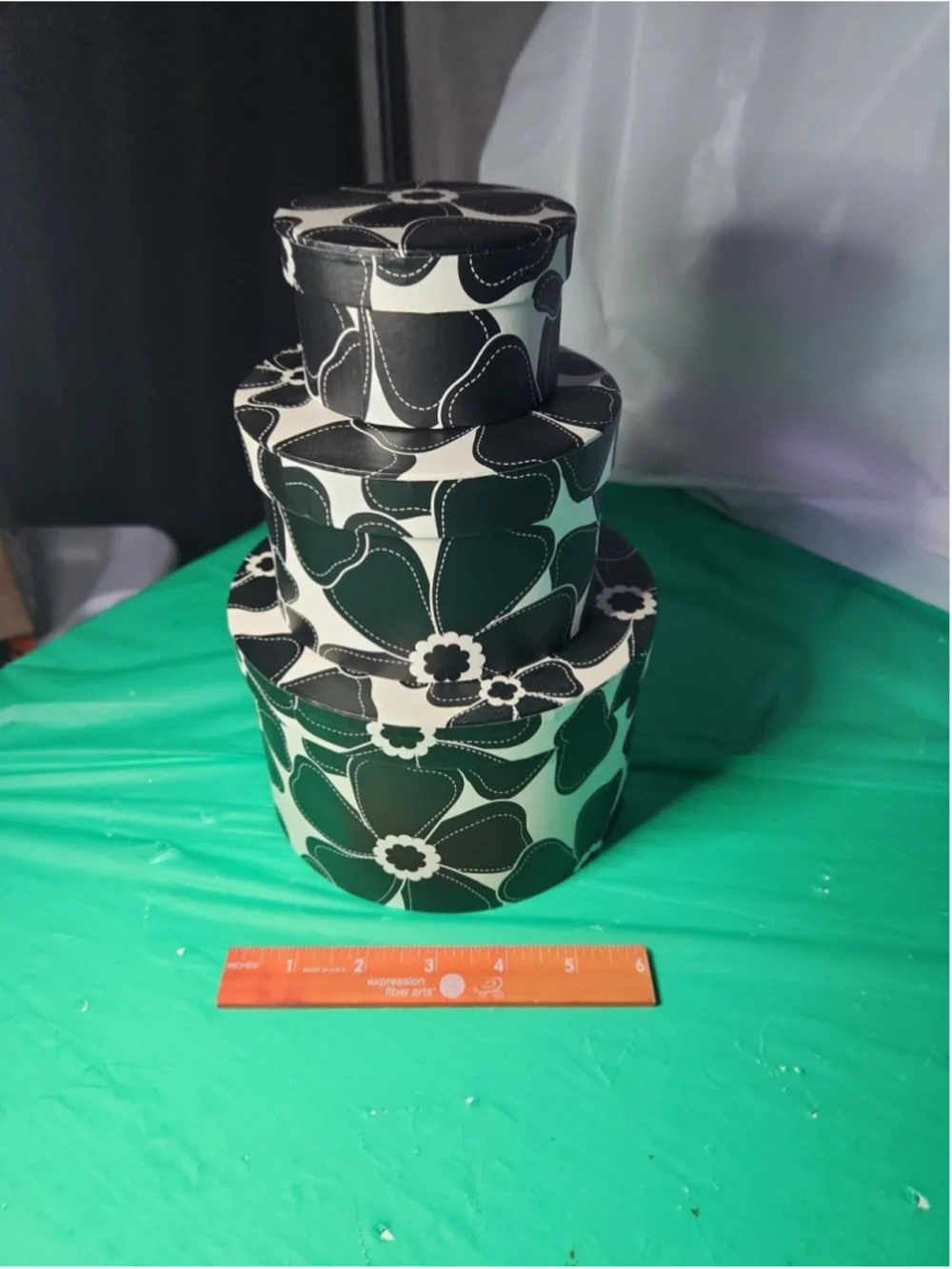 Nesting Hat Boxes Set of 3 Black White Floral Round Storage Lidded Decor